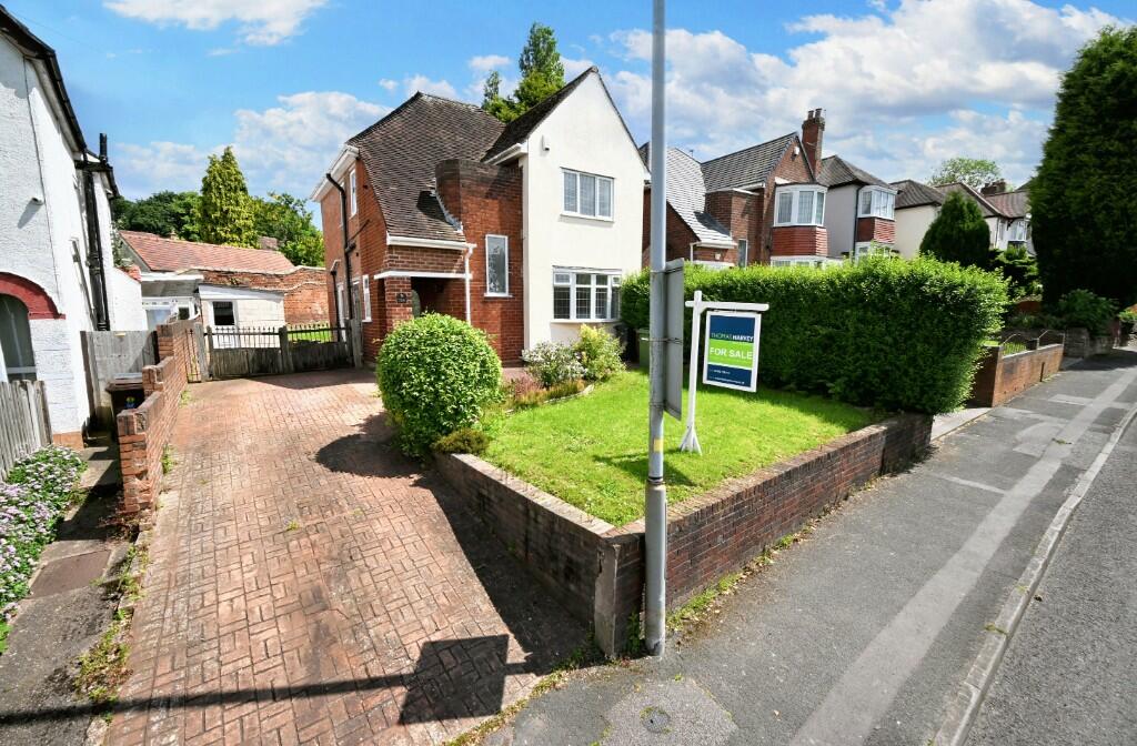 3 bedroom detached house for sale in Rookery Lane, Penn, Wolverhampton