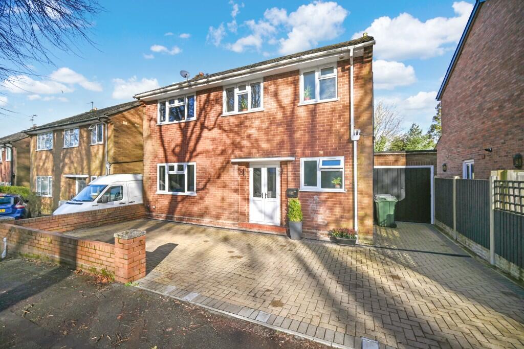 4 bedroom detached house for sale in Claremont Road, Pennfields, Wolverhampton, West Midlands, WV3