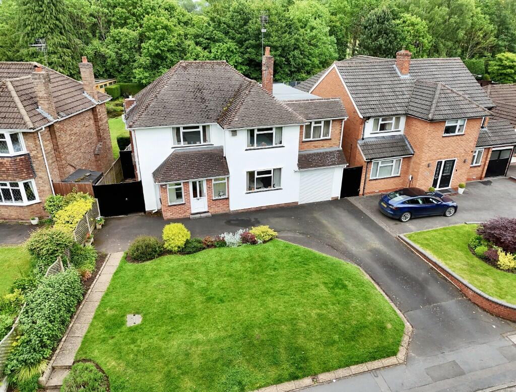 4 bedroom detached house for sale in Yew Tree Lane, Tettenhall ...