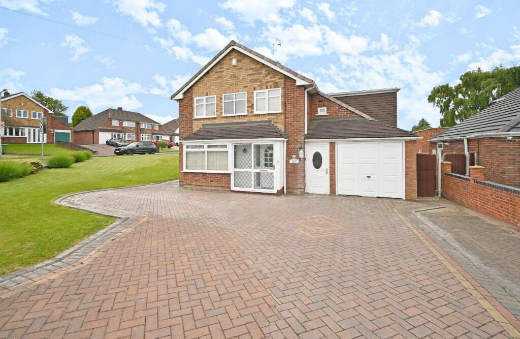 4 bedroom detached house for sale in Dovedale Road, Ettingshall Park, Wolverhampton, West