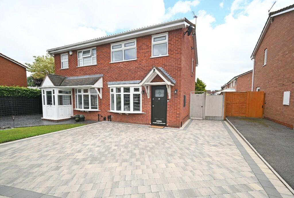 3 bedroom semidetached house for sale in Abbeyfield Road, Fordhouses