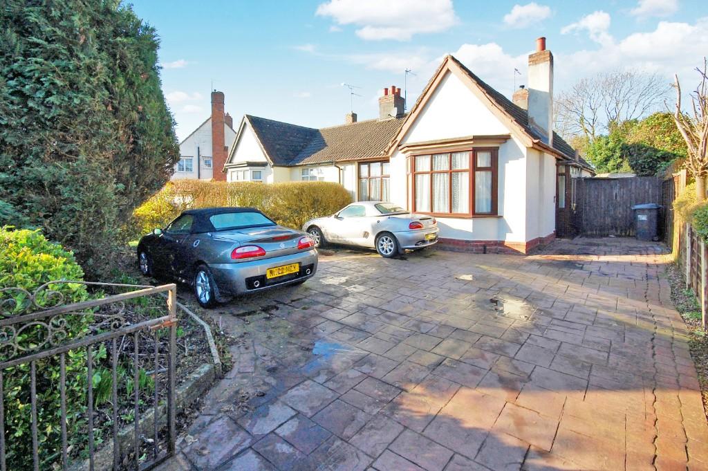 3 bedroom semidetached bungalow for sale in Oxbarn Avenue, Bradmore