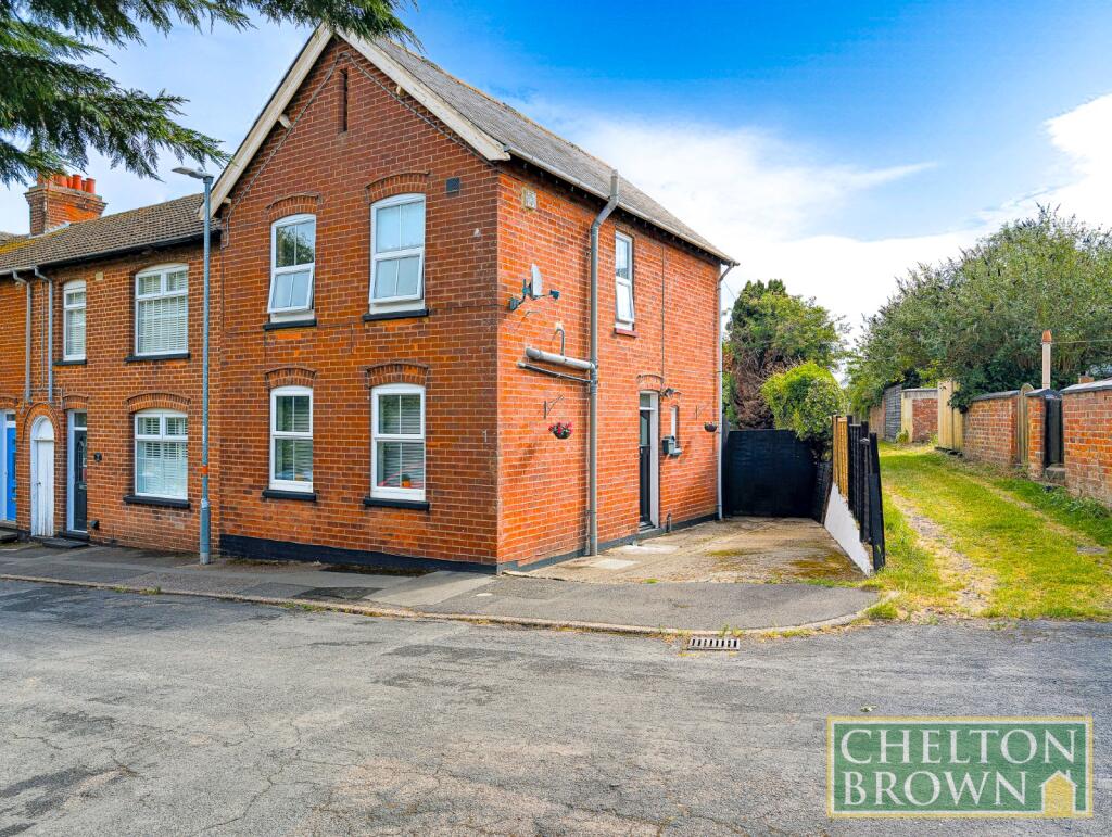 4 bedroom end of terrace house