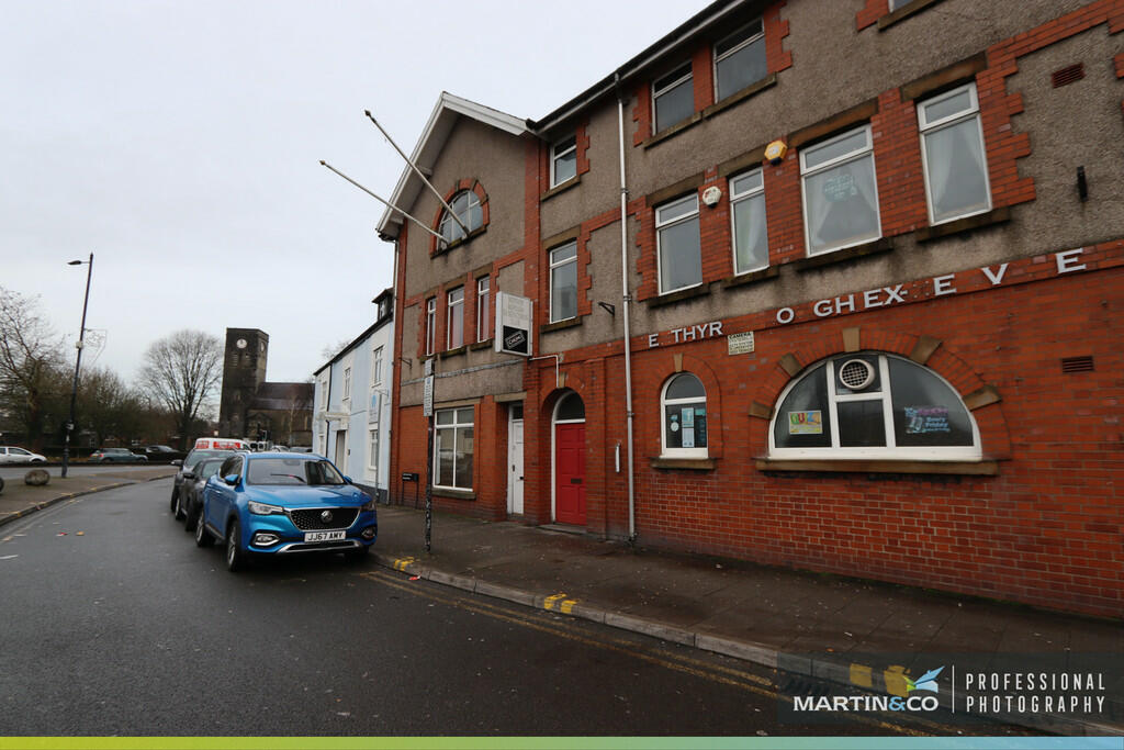 3 bedroom terraced house for sale in Lower High Street , Merthyr Tydfil