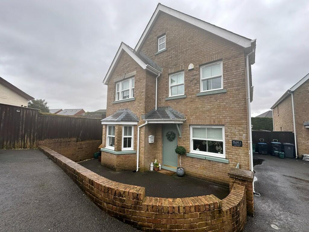 5 bedroom detached house for sale in Sycamore Avenue, Ashvale, Tredegar