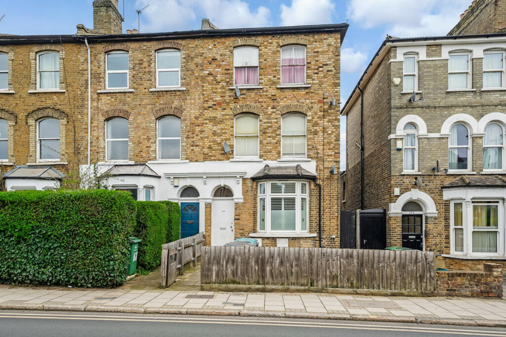 2 bedroom ground floor flat for sale in Park Road, London, N8