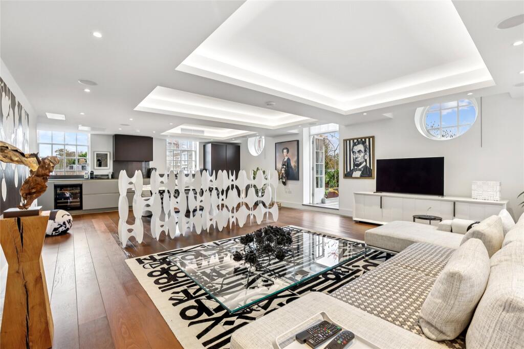 Main image of property: Richmond Hill, Richmond, TW10