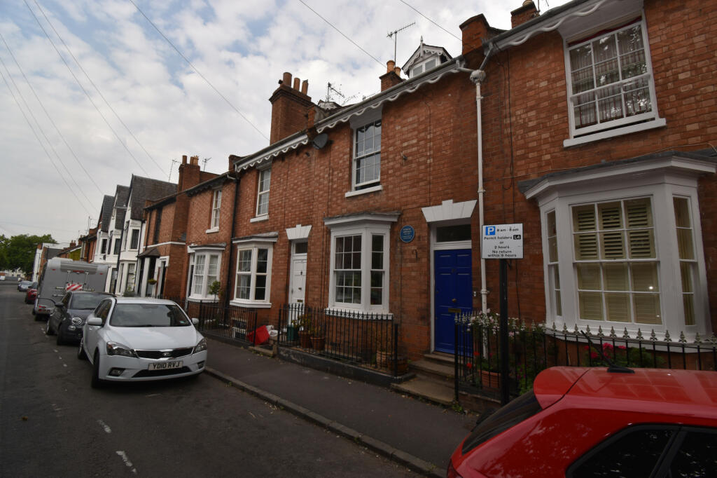 3 bedroom terraced house for rent in Rosefield Street, Leamington Spa, Warwickshire, CV32