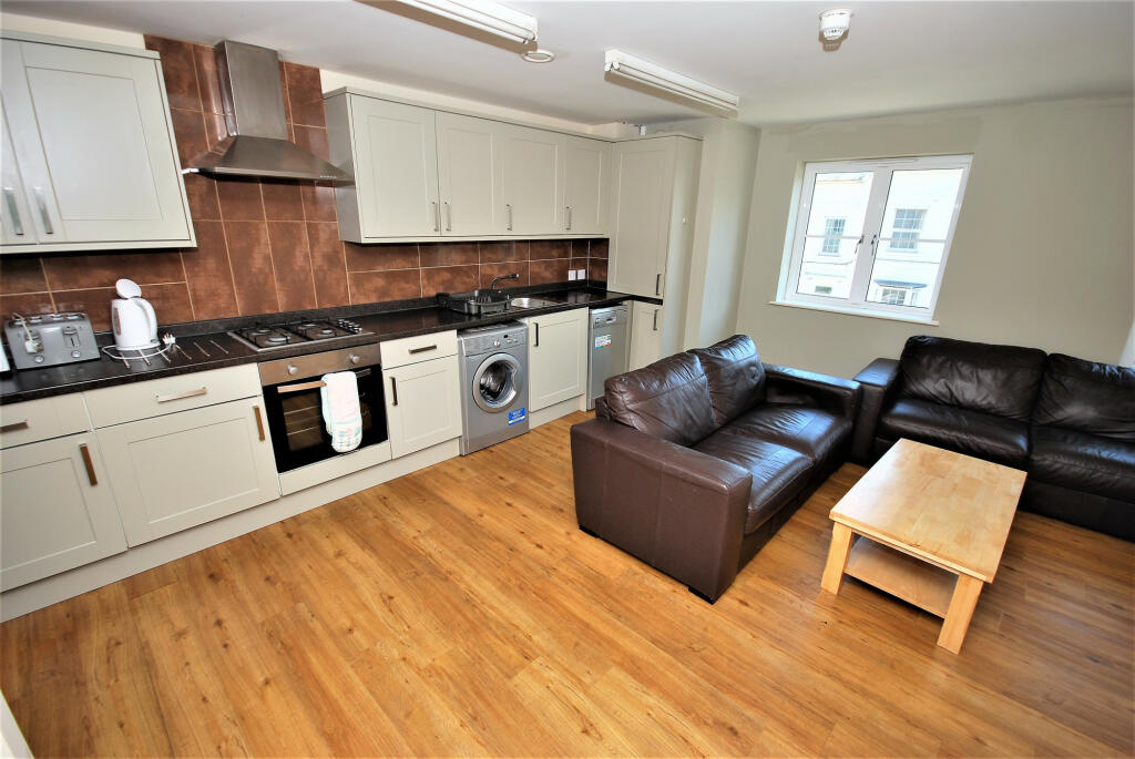 Additional property image - Station House, Old Warwick Road, Leamington Spa, Warwickshire, CV31