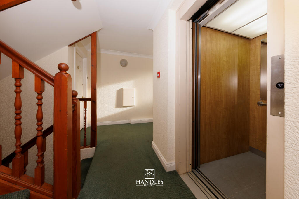 Additional property image - Russell Terrace, Leamington Spa, CV31