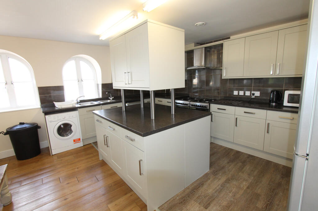 Additional property image - Station House, Old Warwick Road, Leamington Spa, Warwickshire, CV31