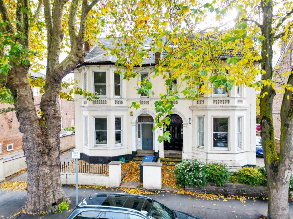 Main image of property: Avenue Road, Leamington Spa