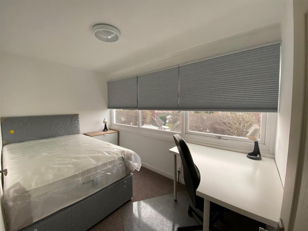 Main image of property: Barrowfield Lane, Kenilworth