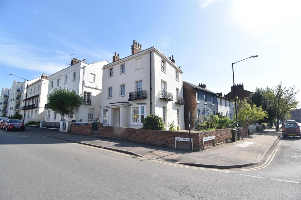 Main image of property: 39 Dale Street, Leamington Spa