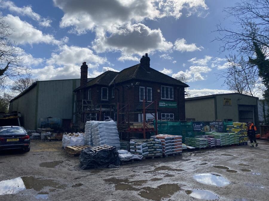 Storage facility to lease in Weeland Road, Knottingley, West Yorkshire