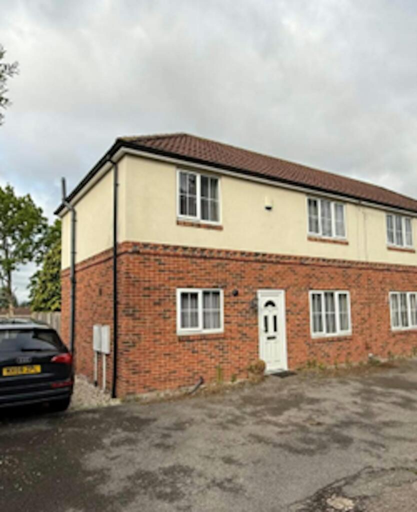 Main image of property: 8A Lime Tree Crescent, New Rossington, Doncaster, DN11 0BT