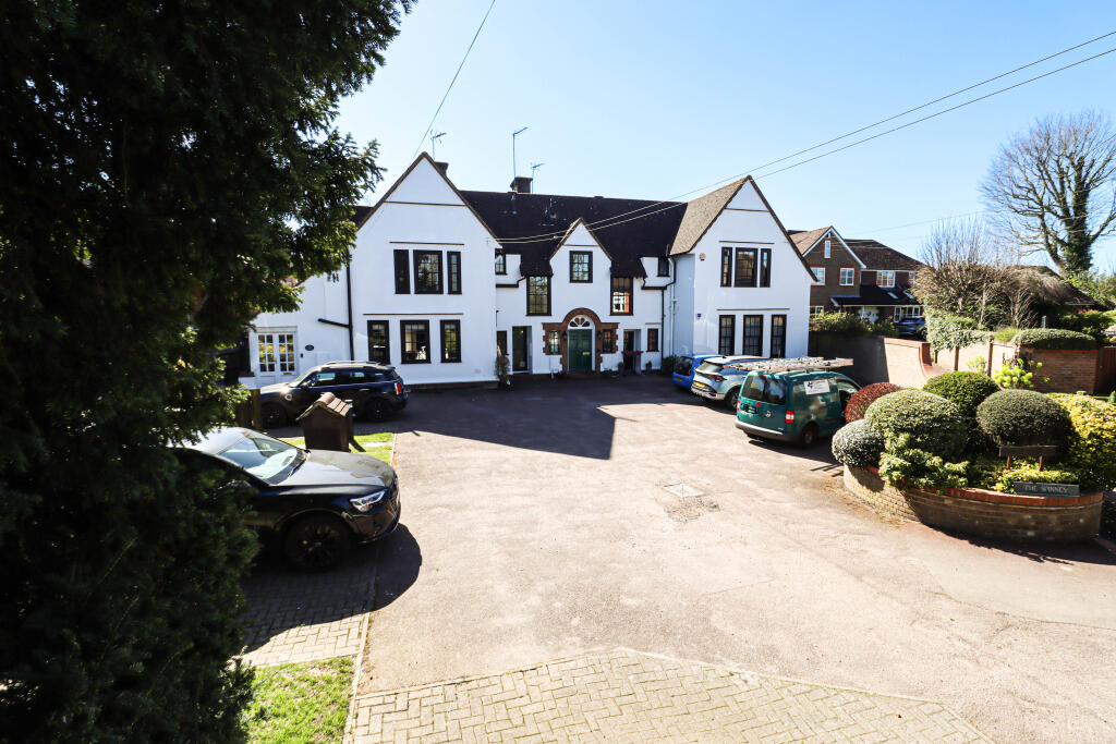 Main image of property: The Spinney, West Common, Harpenden, AL5