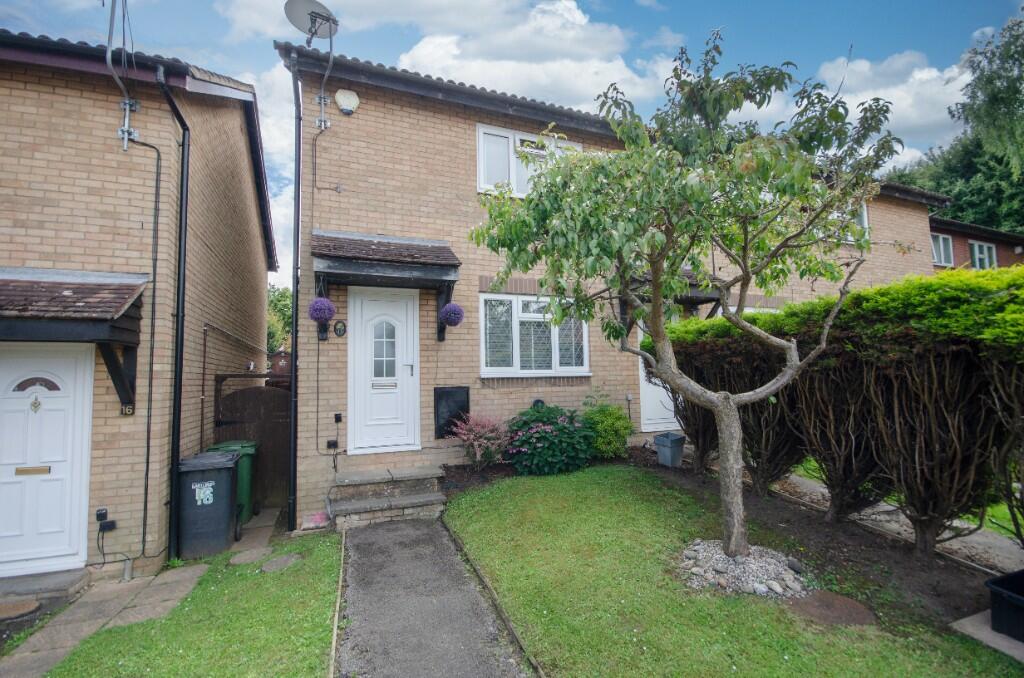 2 bedroom end of terrace house for sale in Harbourne Gardens, West End, Southampton, SO18