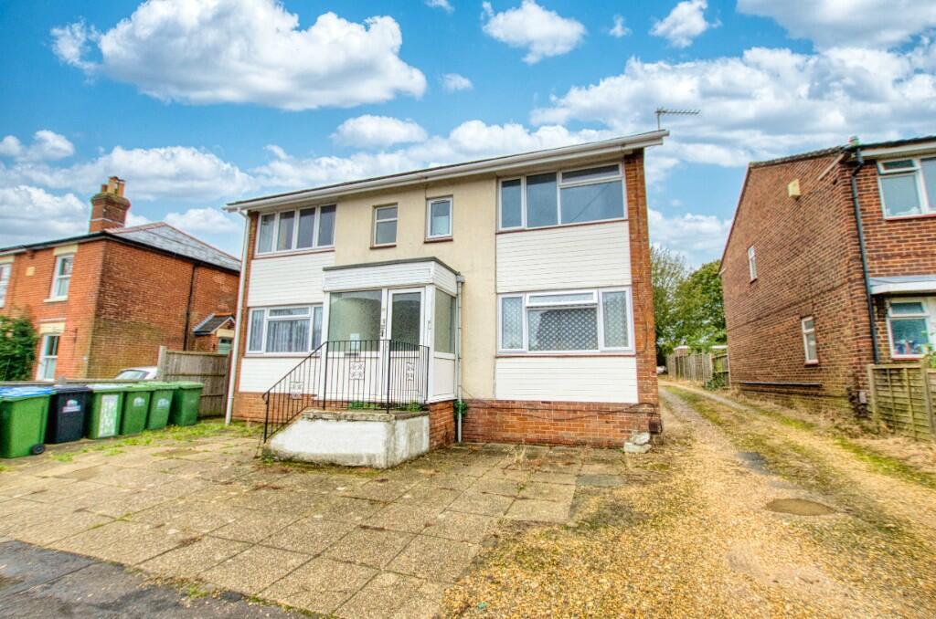 1 bedroom apartment for sale in Dean Road, Bitterne Village, SO18