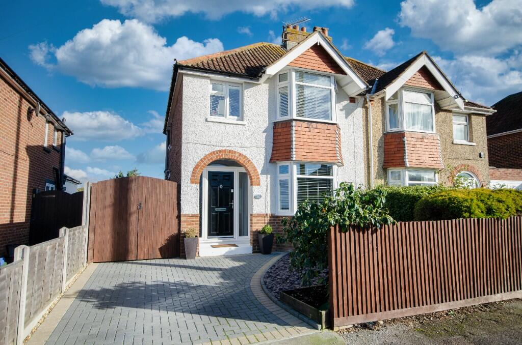 3 bedroom semi-detached house for sale in Cleveland Road, Midanbury, Southampton, SO18