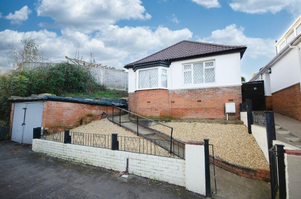 3 bedroom detached bungalow for sale in Wakefield Road, Midanbury, Southampton, SO18
