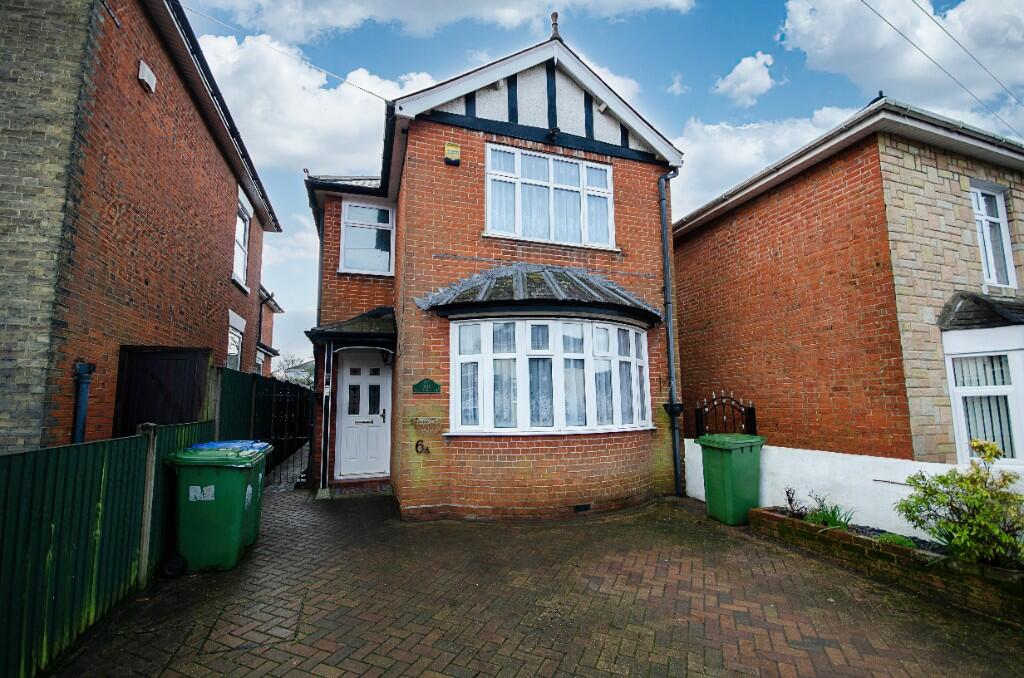 2 bedroom detached house for sale in Florence Road, Woolston, Southampton, SO19