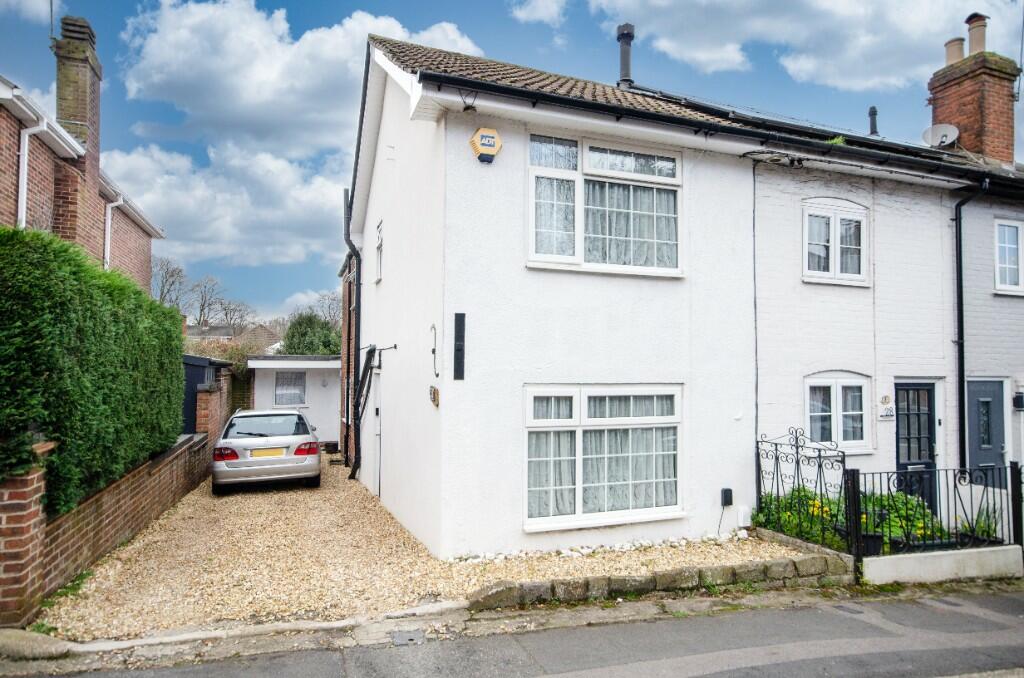 3 bedroom end of terrace house for sale in Chalk Hill, West End, Southampton, SO18