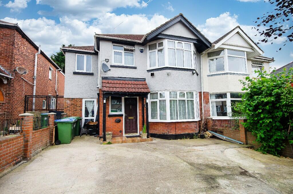 5 bedroom semi-detached house for sale in Kitchener Road, Portswood, Southampton, SO17