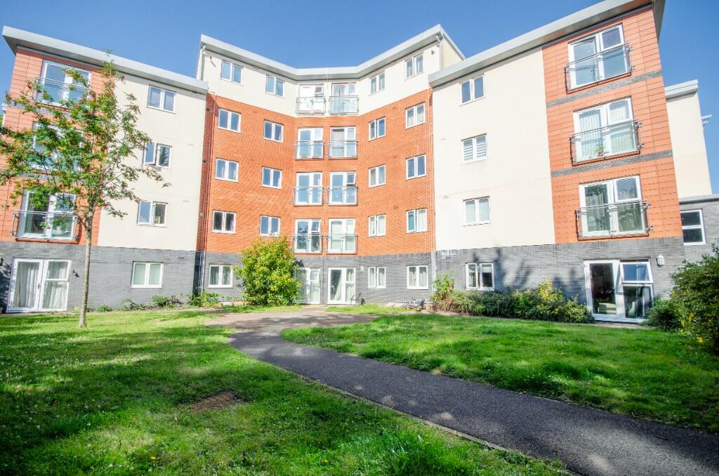 2 bedroom apartment for sale in Bullar Road, Bitterne Park, Southampton