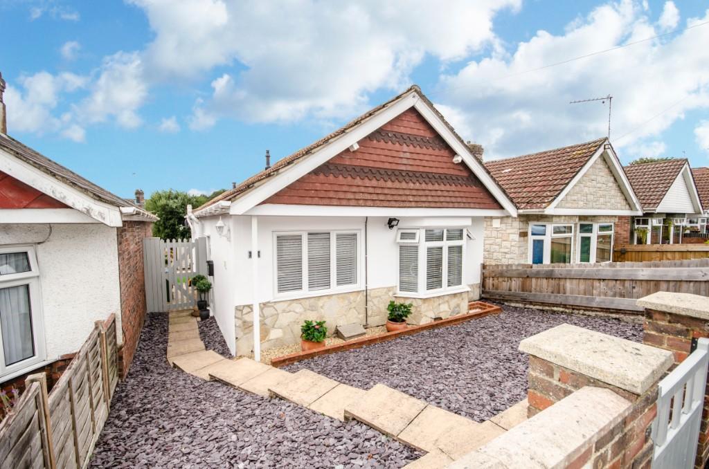 2 bedroom detached bungalow for sale in Wycliffe Road, Midanbury