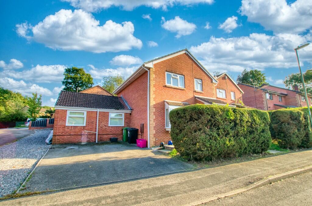 4 bedroom detached house for sale in Ullswater Avenue, West End