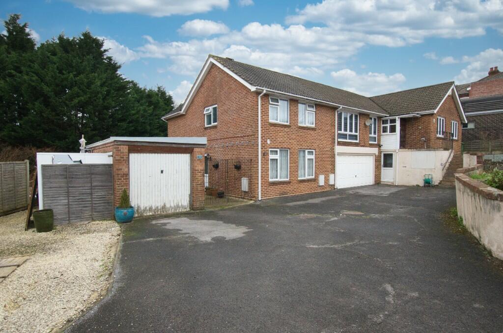 3 bedroom semi-detached house for sale in Pinegrove Road, Southampton, Hampshire, SO19
