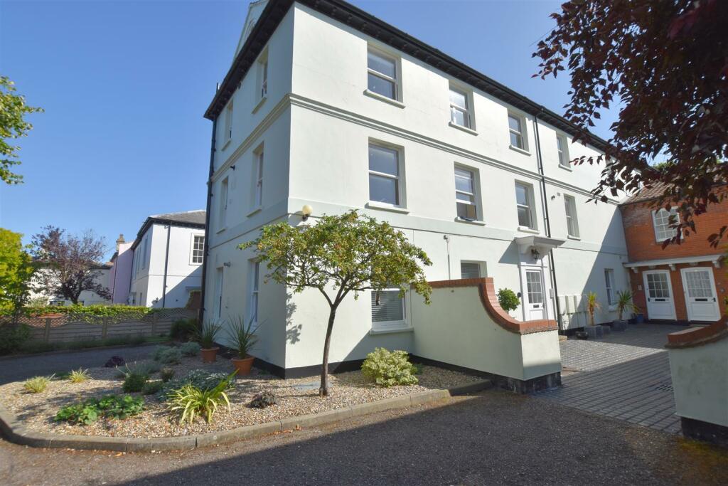 1 bedroom apartment for sale in Colne Road, Cromer, NR27