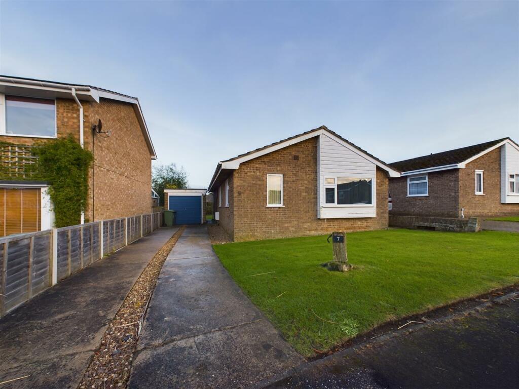 3 bedroom detached bungalow