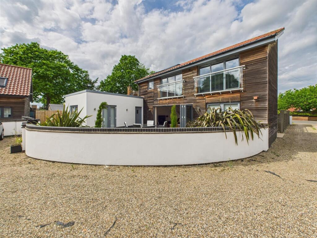 Main image of property: New Road, North Walsham