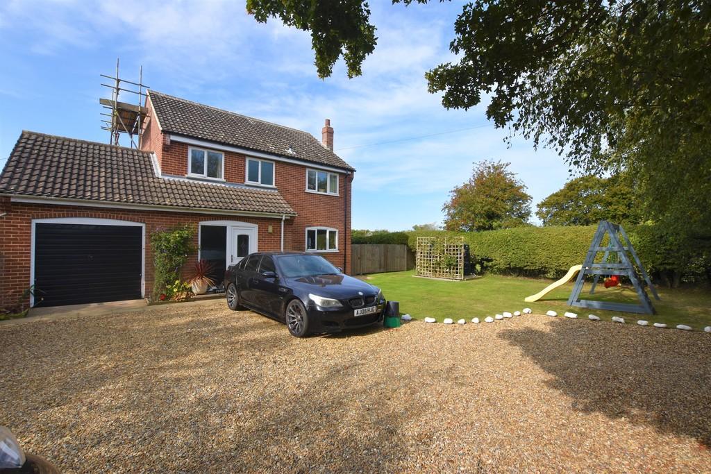 3 bedroom detached house for sale in Norwich Road, Cromer, NR27