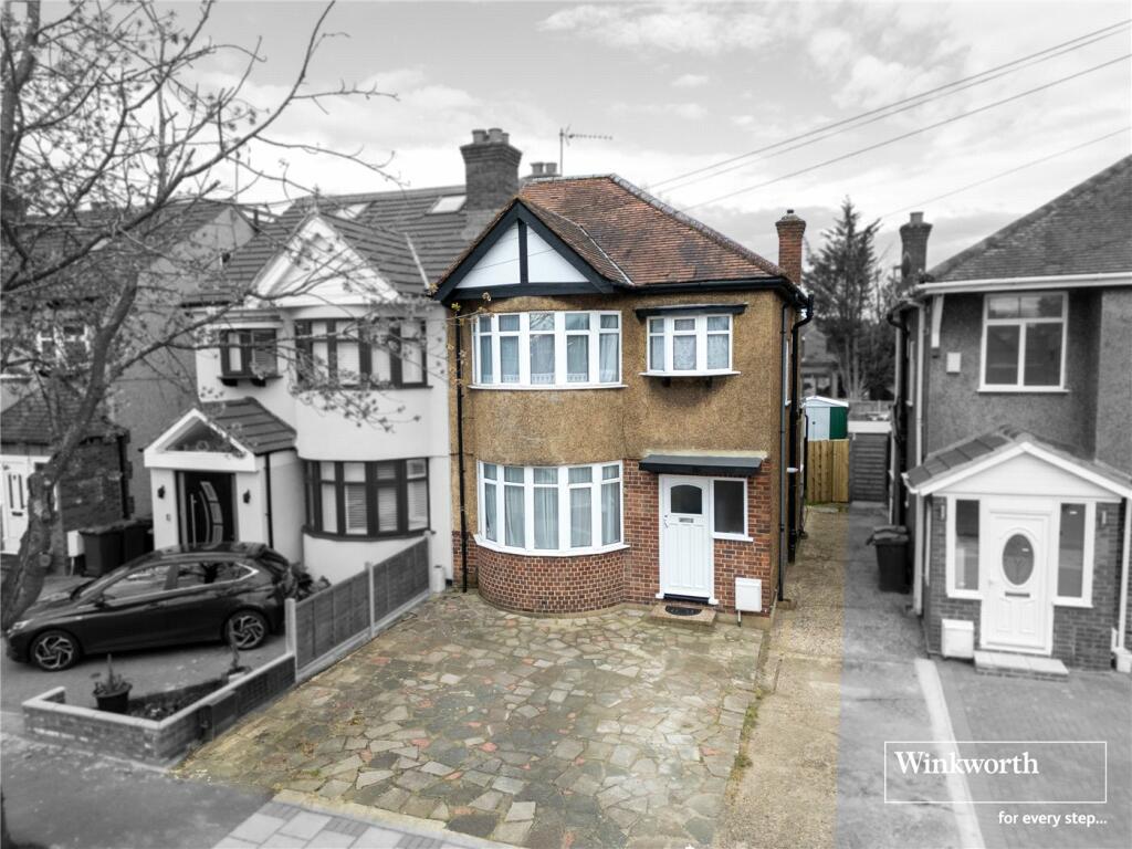 3 bedroom semidetached house for sale in Uppingham Avenue, Stanmore