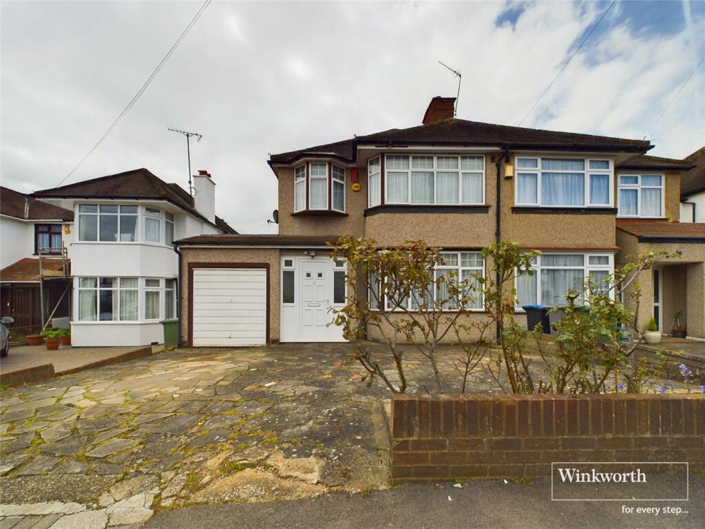 3 bedroom semidetached house for sale in Valley Drive, Kingsbury