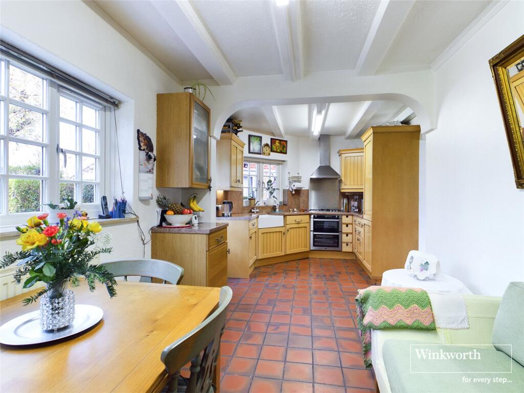 Main image of property: Goldsmith Lane, Roe Green Village, Kingsbury, London, NW9