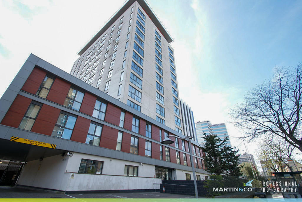 Studio flat for sale in Admiral House, Newport Road, CF24