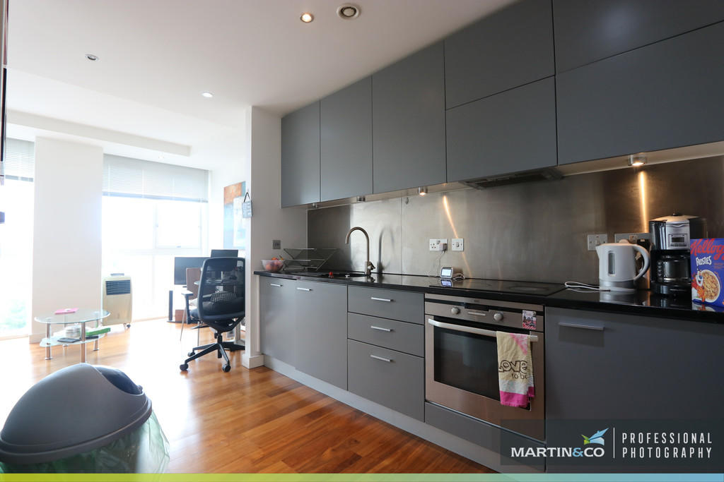 1 bedroom apartment for sale in Admiral House, Newport Road, CF24