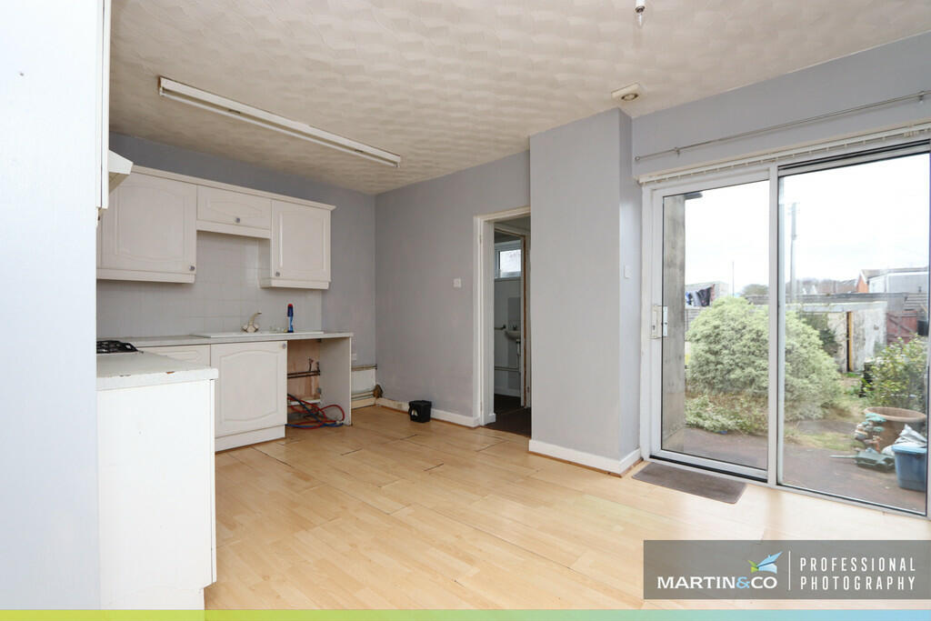 Additional property image - Edwardsville, Treharris