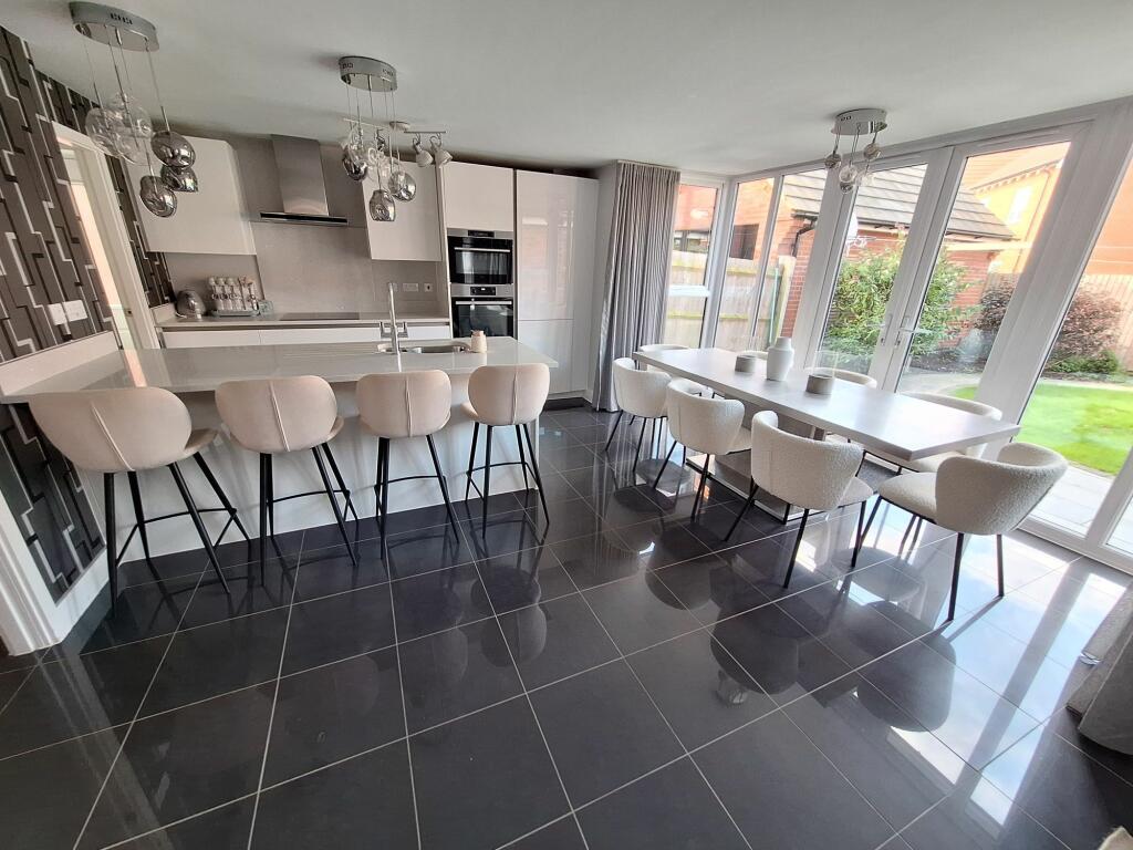 Additional property image - Russett Avenue, Nuneaton, CV11 6YW