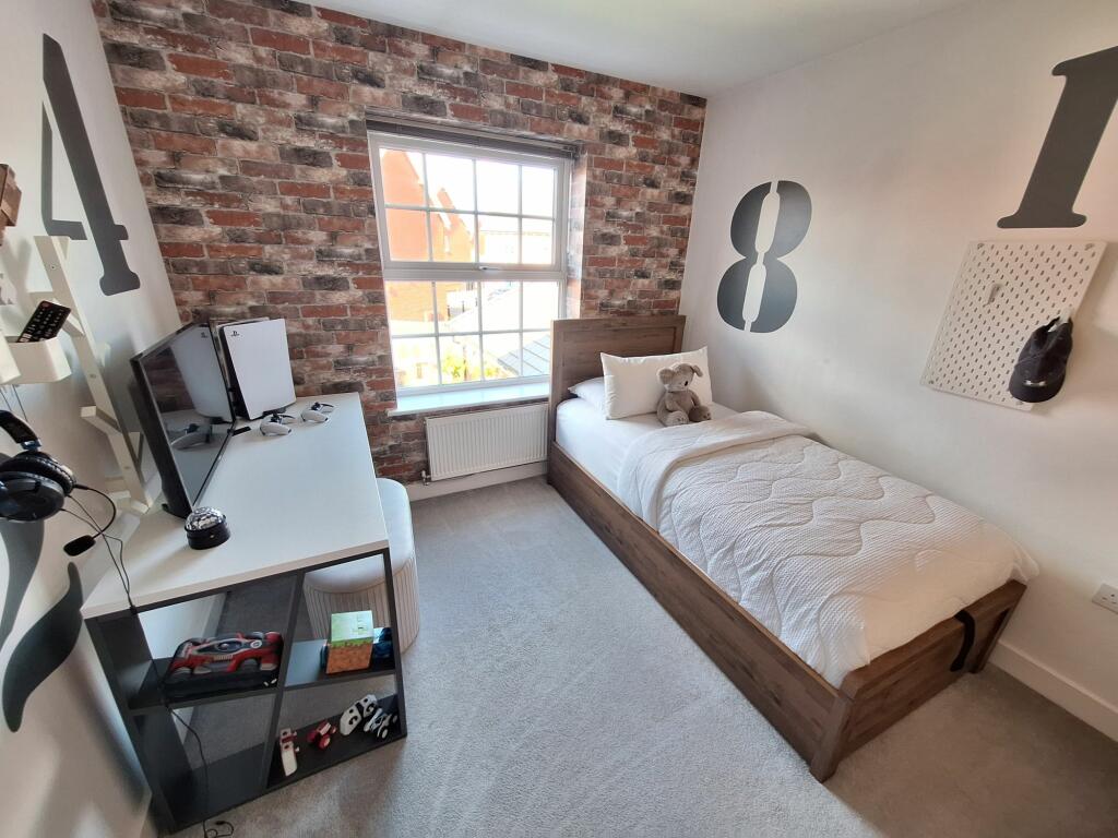 Additional property image - Russett Avenue, Nuneaton, CV11 6YW