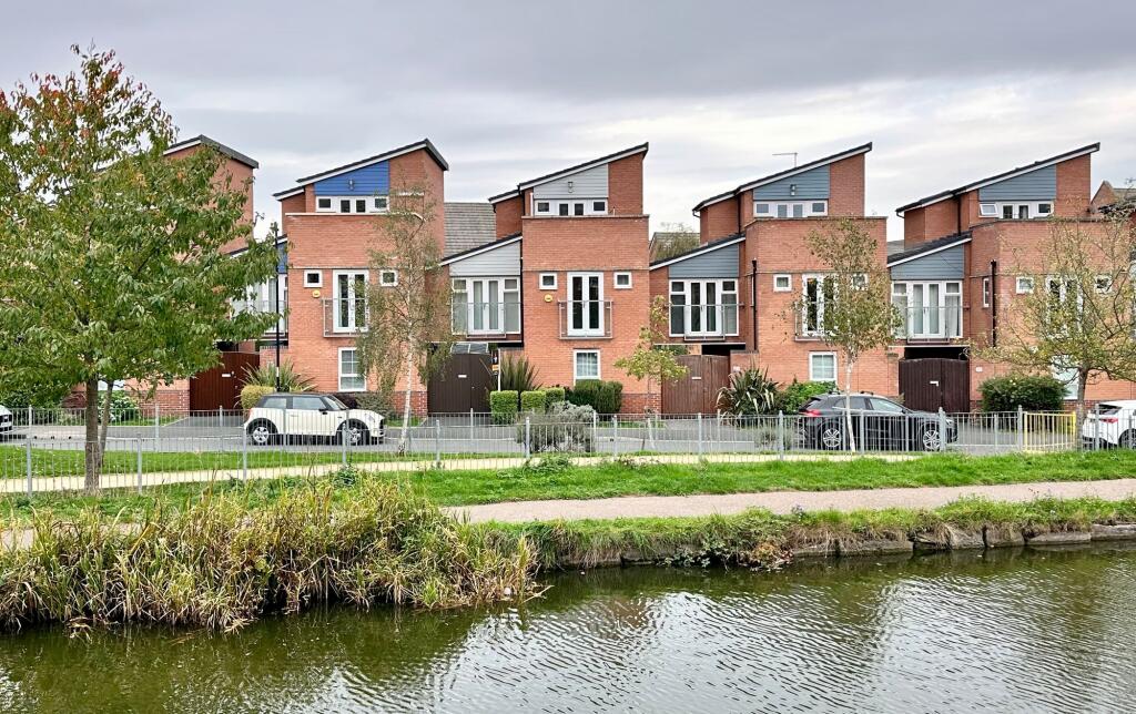 Main image of property: The Moorings, Coventry, CV1 4LR