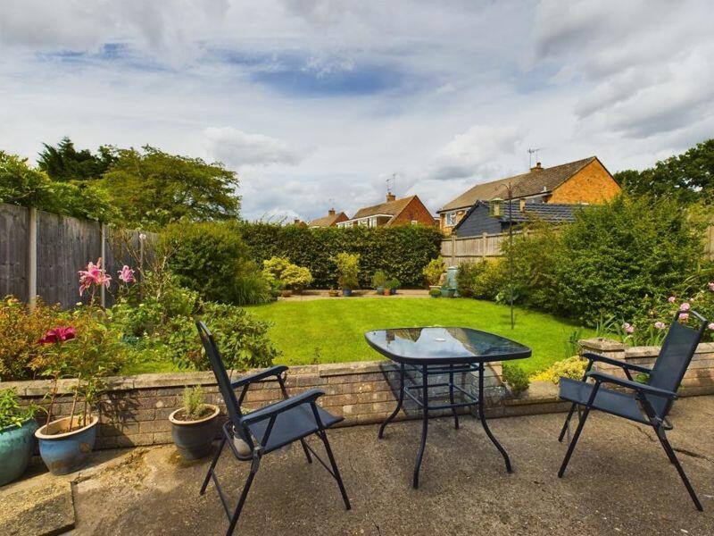 4 bedroom semidetached house for sale in Darwin Drive, Tonbridge, TN10