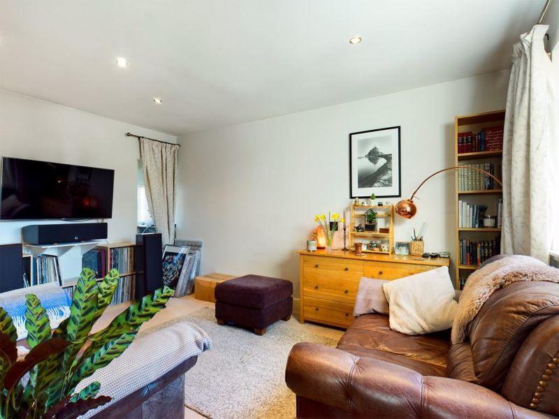 3 bedroom semidetached house for sale in Sandhurst Avenue, Pembury, TN2
