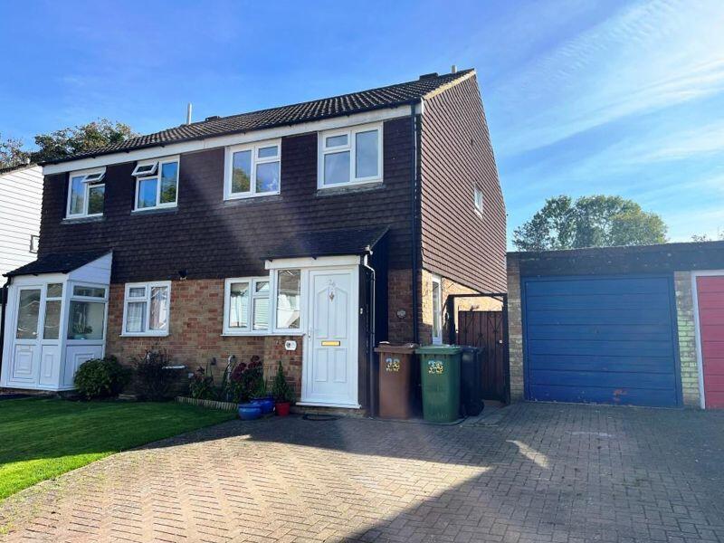 3 bedroom semidetached house for sale in Batchelors, Pembury, TN2