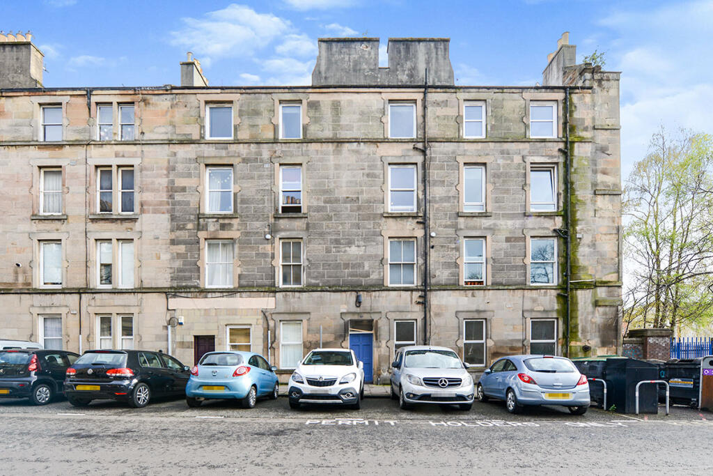 2 bedroom flat for rent in Albert Street, Edinburgh, Midlothian, EH7