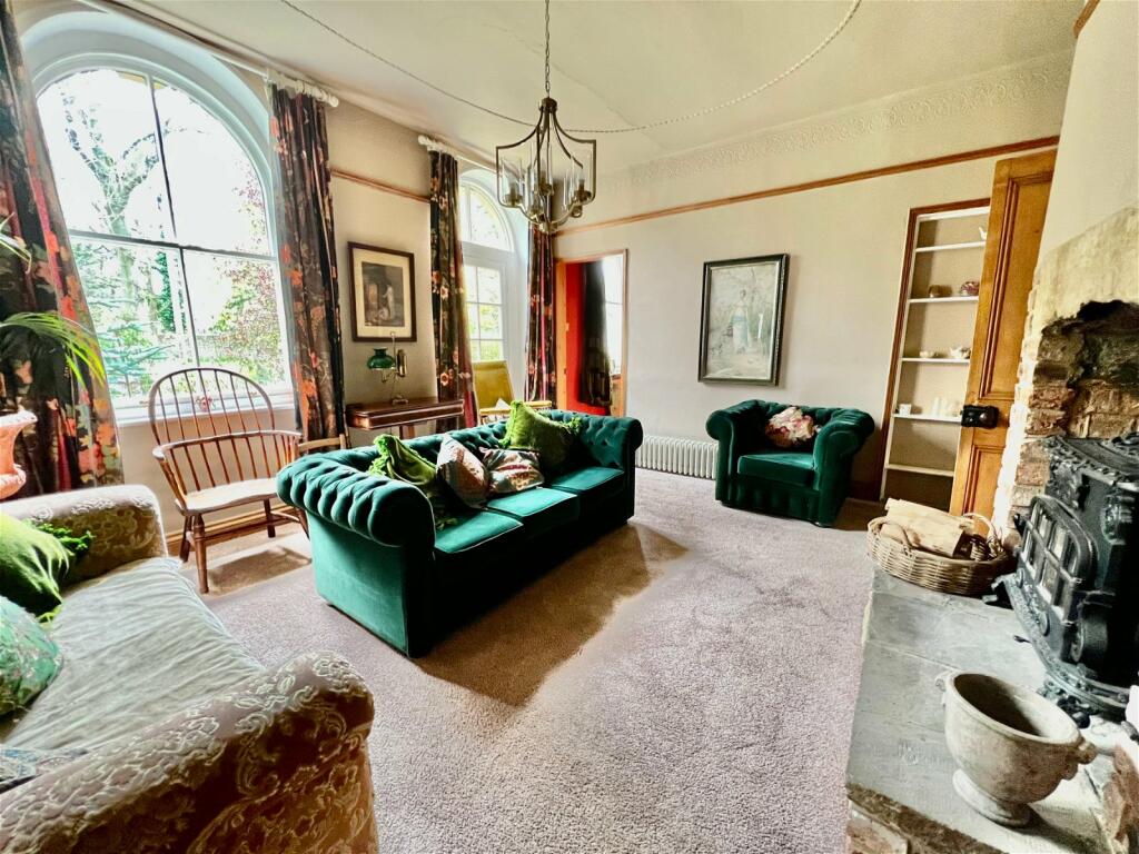 3 bedroom cottage for sale in Scarcroft, Woodlands View, Leeds, LS14